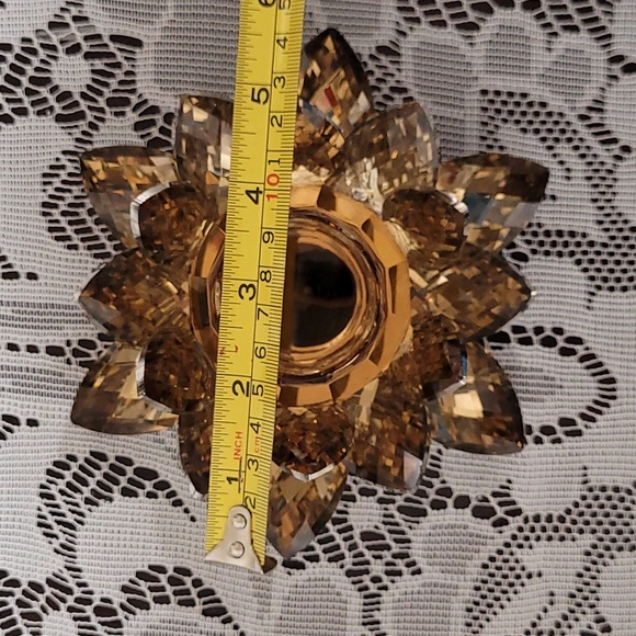 Lotus flower candel holder. - Picture 4 of 6